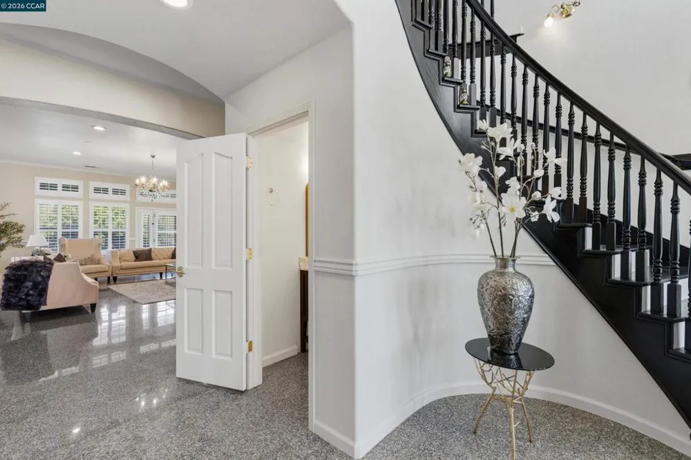 12732 West Ln Lodi, CA 95240