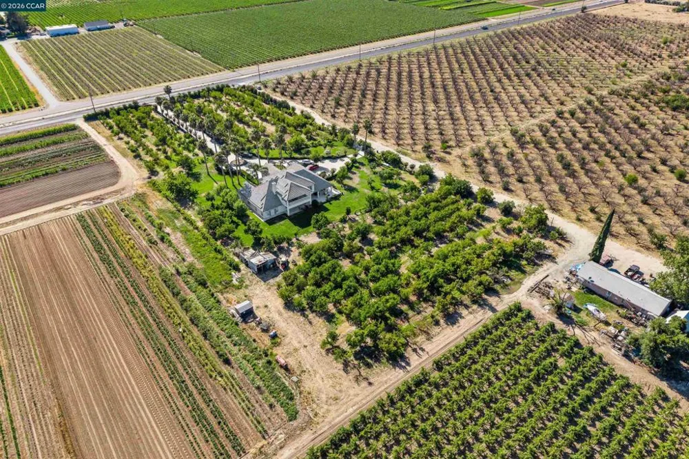12732 West Ln Lodi, CA 95240