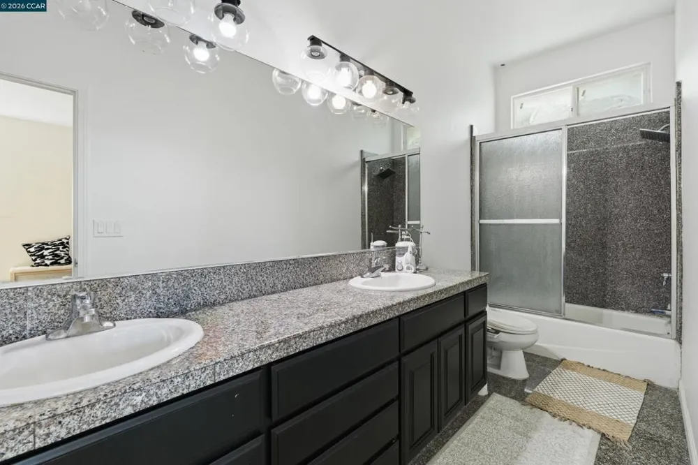 12732 West Ln Lodi, CA 95240