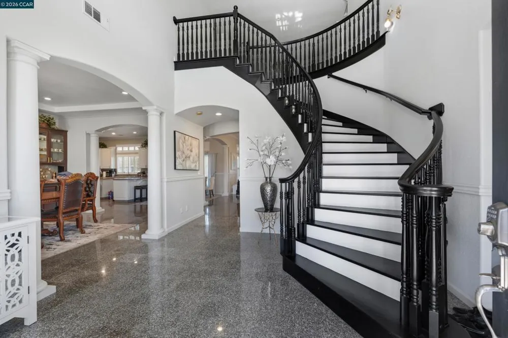 12732 West Ln Lodi, CA 95240