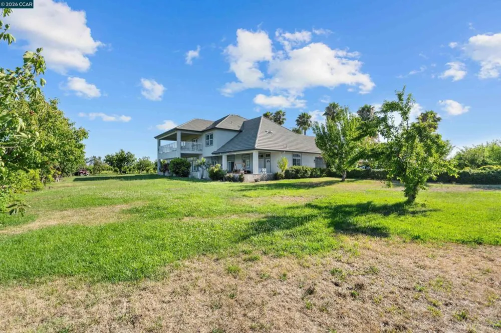 12732 West Ln Lodi, CA 95240