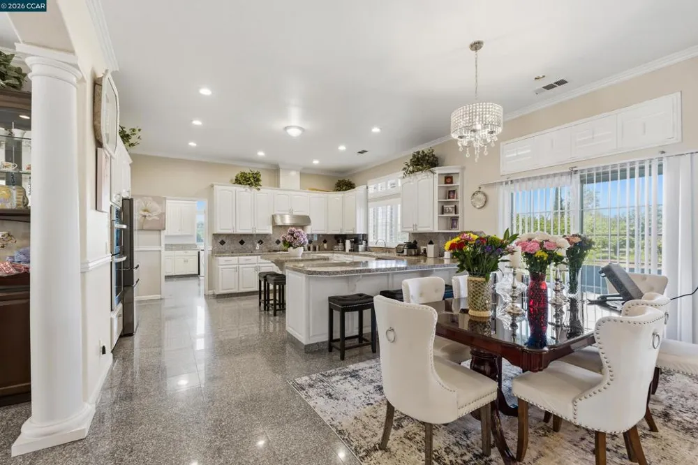 12732 West Ln Lodi, CA 95240