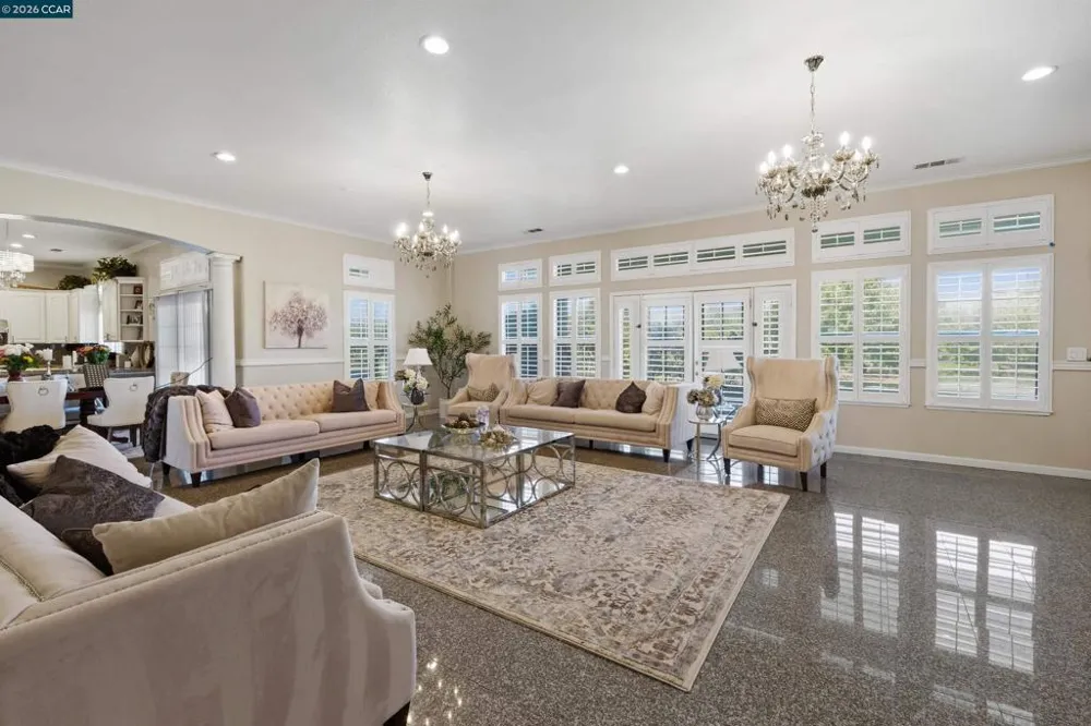 12732 West Ln Lodi, CA 95240