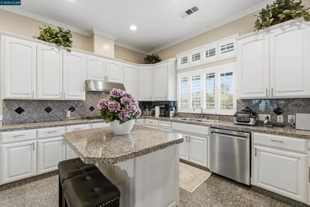 12732 West Ln Lodi, CA 95240