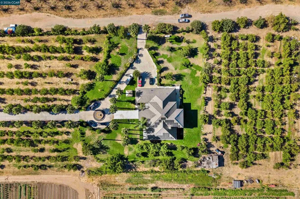 12732 West Ln Lodi, CA 95240
