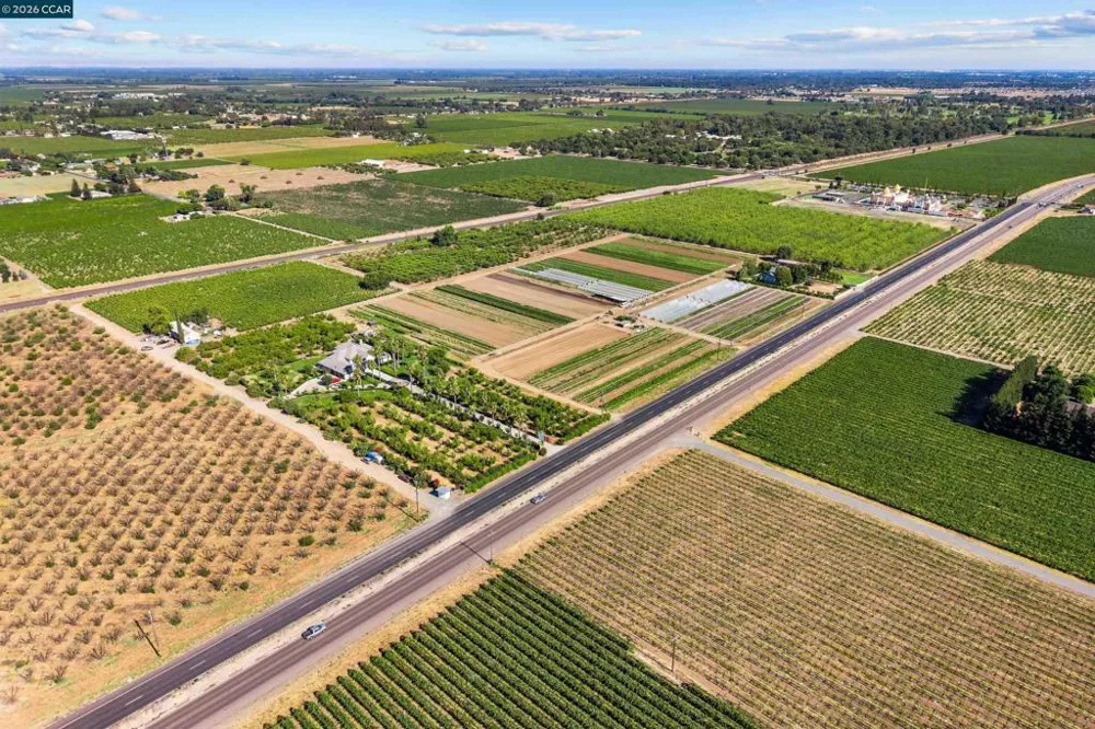 12732 West Ln Lodi, CA 95240