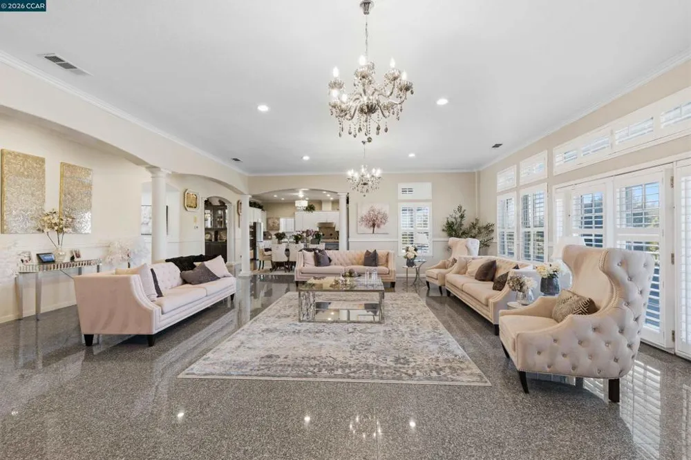 12732 West Ln Lodi, CA 95240