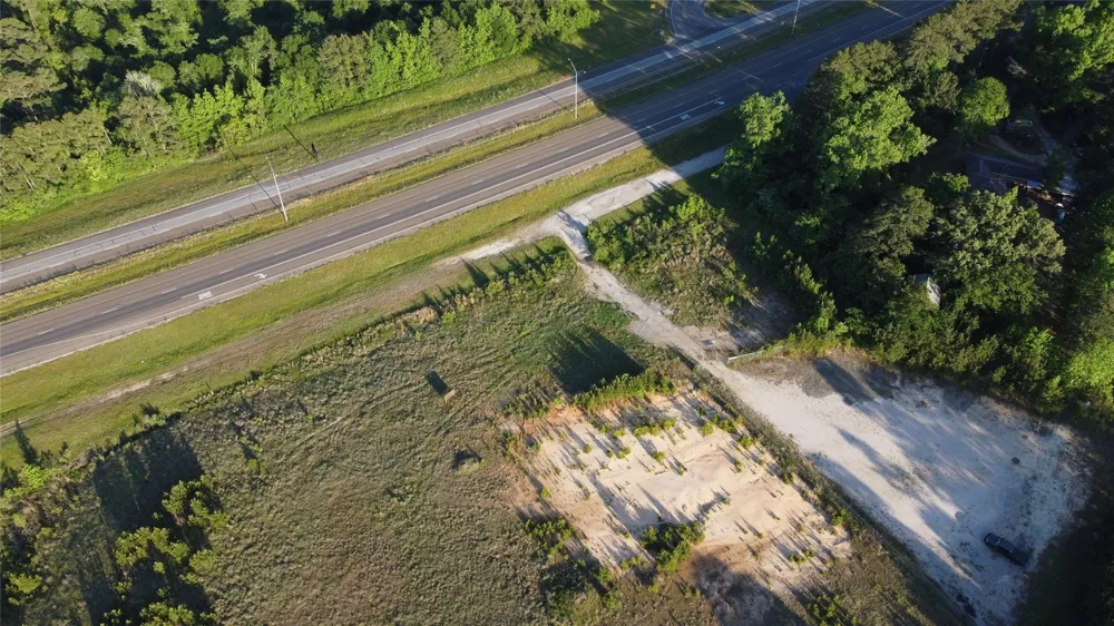 379 State Highway 19 Huntsville, TX 77340