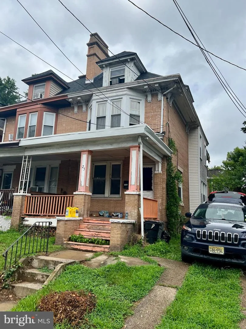 25 DELAWAREVIEW AVENUE Trenton, NJ 08618