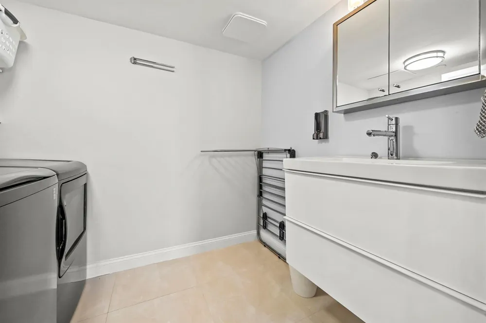 4000 Ocean Drive #2004 Singer Island, FL 33404