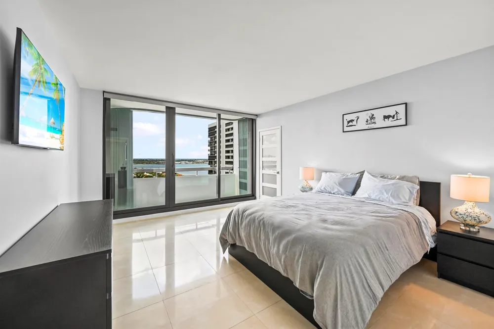 4000 Ocean Drive #2004 Singer Island, FL 33404