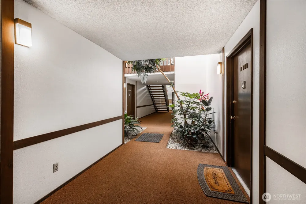 7501 Ruby Drive SW #J103 Lakewood, WA 98498