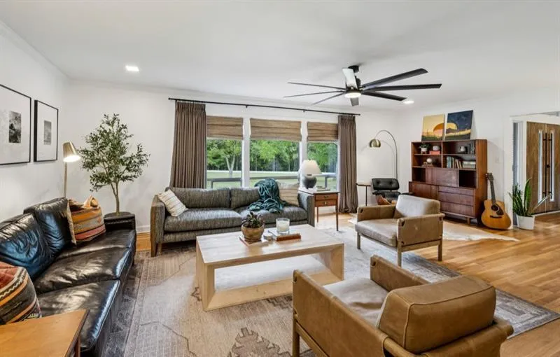 334 Luther Bailey Senoia, GA 30276