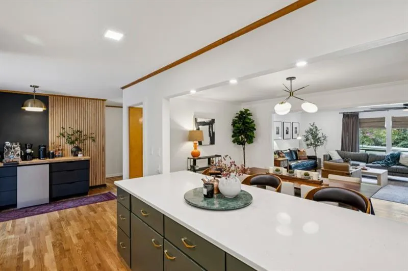 334 Luther Bailey Senoia, GA 30276