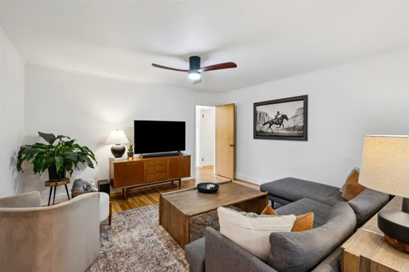 334 Luther Bailey Senoia, GA 30276