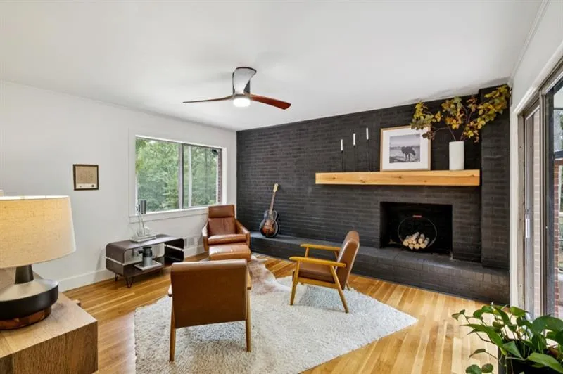 334 Luther Bailey Senoia, GA 30276