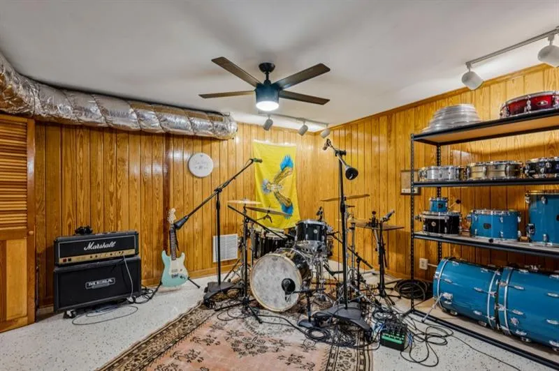 334 Luther Bailey Senoia, GA 30276