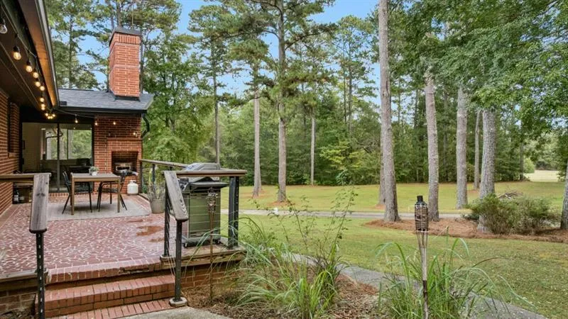 334 Luther Bailey Senoia, GA 30276