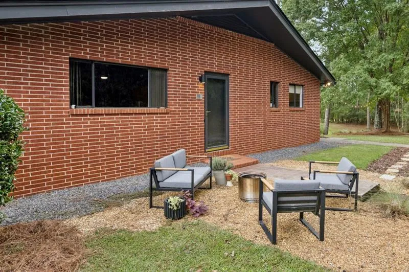 334 Luther Bailey Senoia, GA 30276