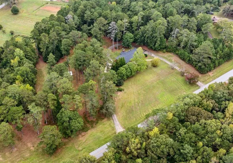 334 Luther Bailey Senoia, GA 30276