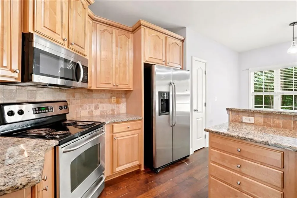 8876 Camp Tree Ct Court Winston, GA 30187