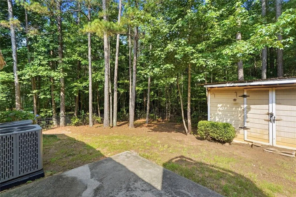 8876 Camp Tree Ct Court Winston, GA 30187