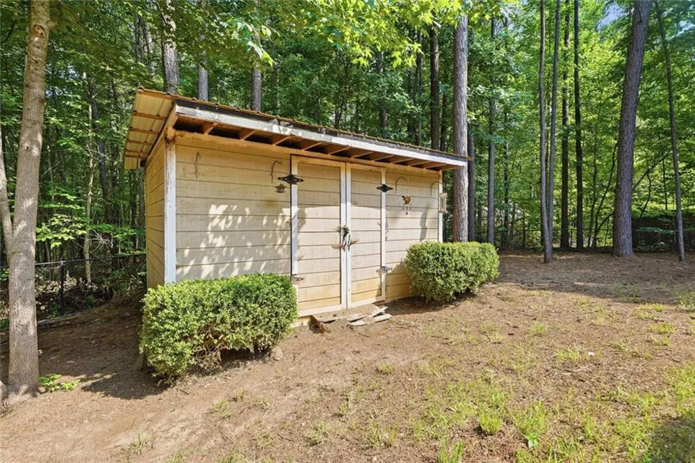 8876 Camp Tree Ct Court Winston, GA 30187
