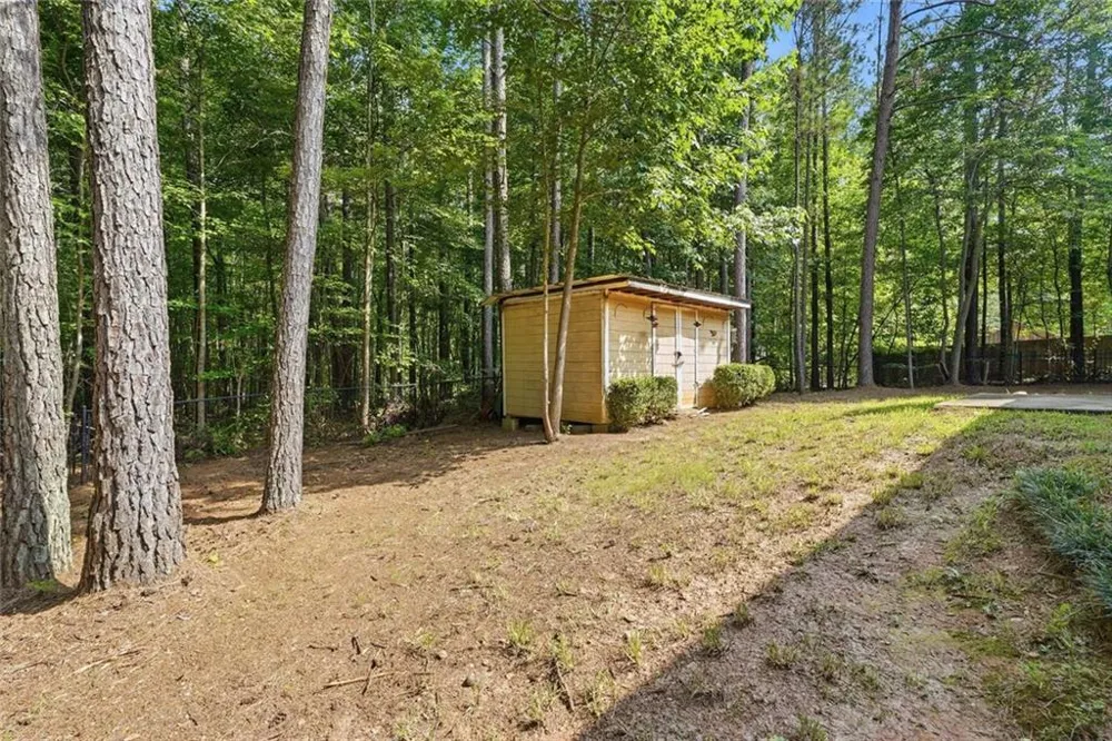8876 Camp Tree Ct Court Winston, GA 30187