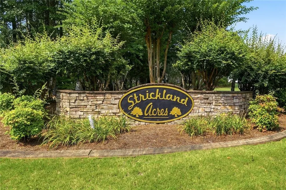 8876 Camp Tree Ct Court Winston, GA 30187