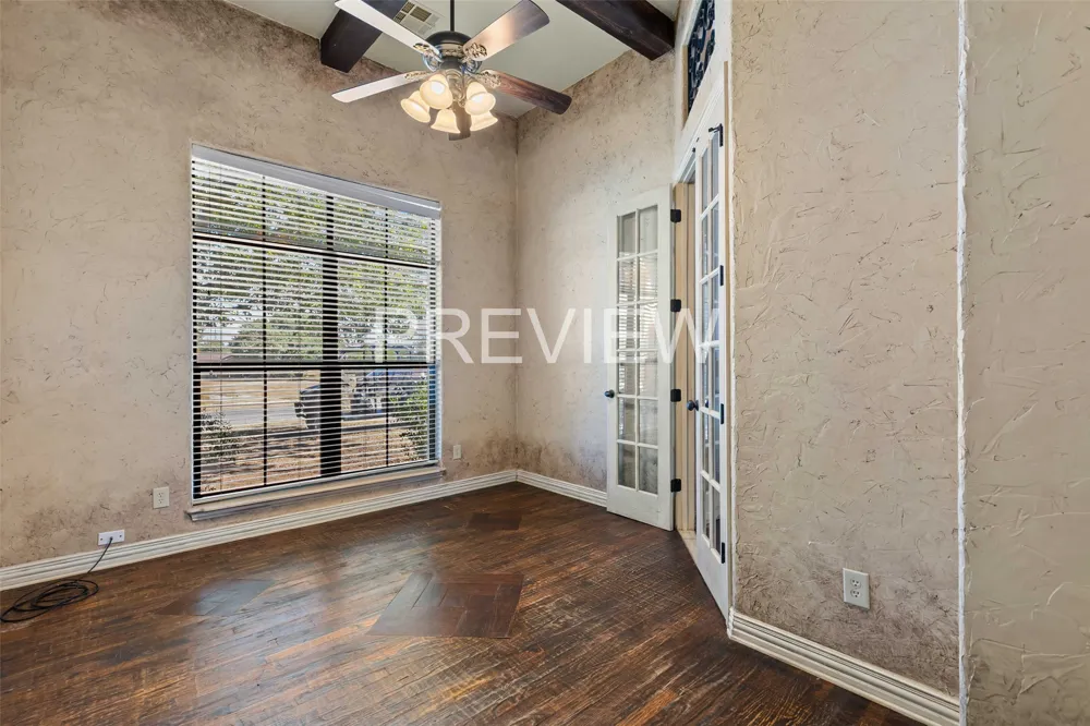 610 Vanishing Oaks Drive Crawford, TX 76638