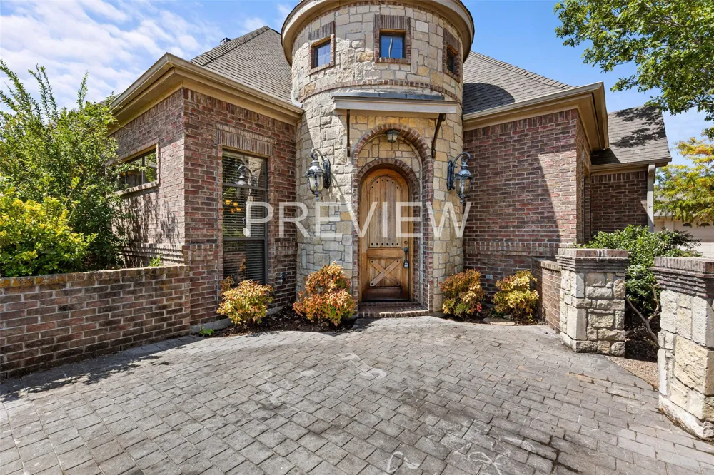 610 Vanishing Oaks Drive Crawford, TX 76638