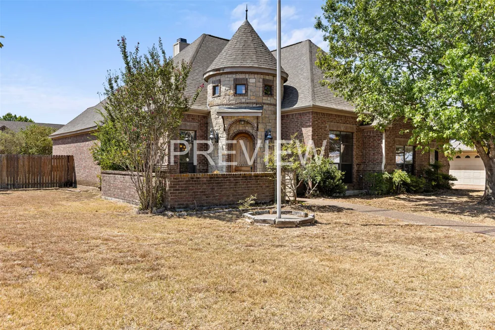 610 Vanishing Oaks Drive Crawford, TX 76638