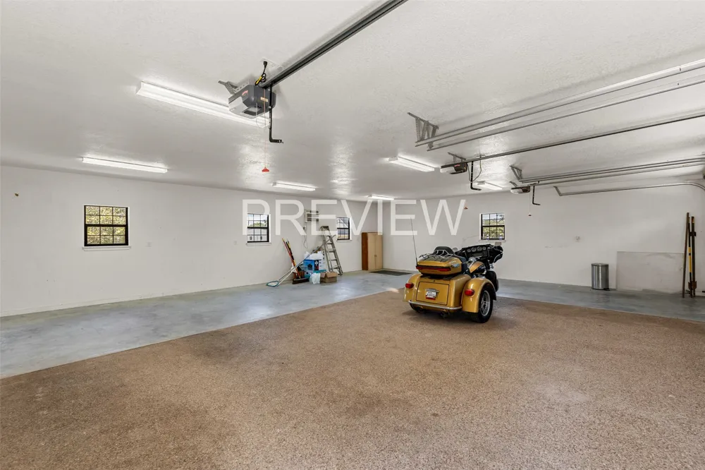 610 Vanishing Oaks Drive Crawford, TX 76638