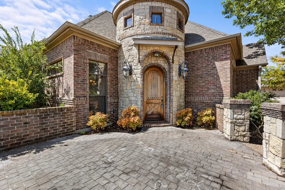 610 Vanishing Oaks Drive Crawford, TX 76638