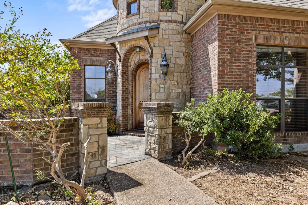 610 Vanishing Oaks Drive Crawford, TX 76638