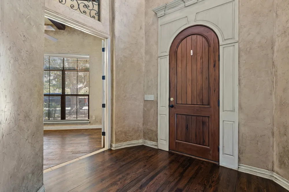 610 Vanishing Oaks Drive Crawford, TX 76638