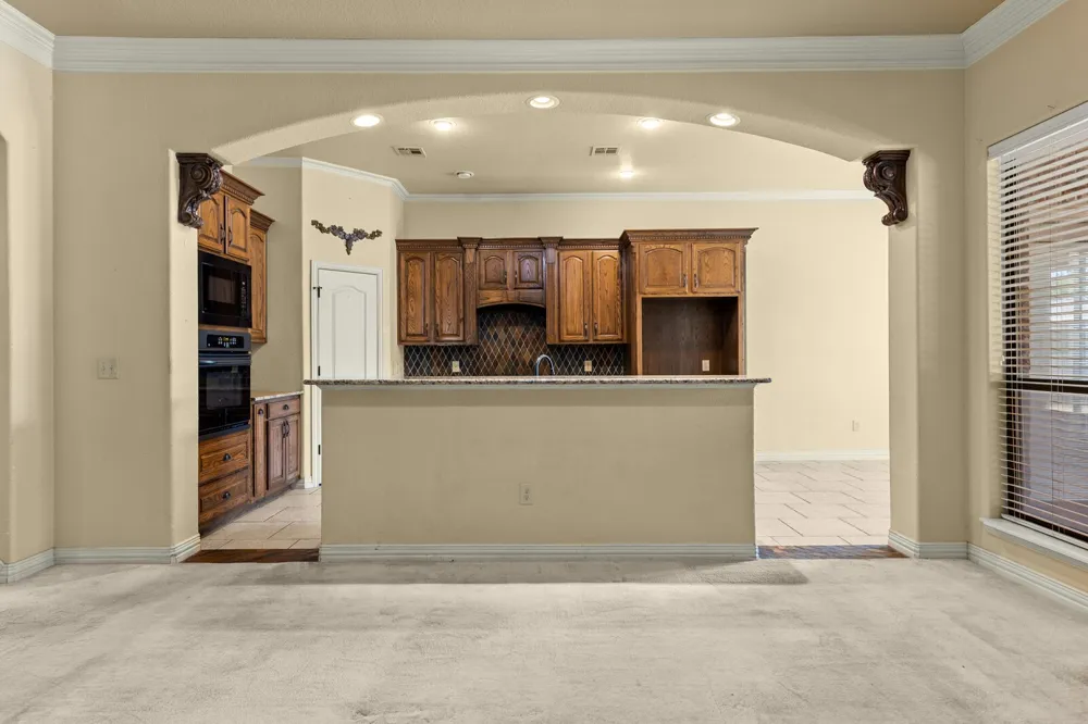 610 Vanishing Oaks Drive Crawford, TX 76638
