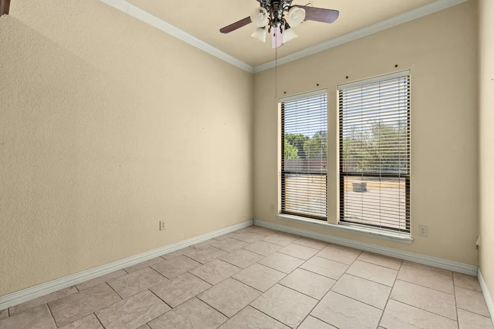 610 Vanishing Oaks Drive Crawford, TX 76638