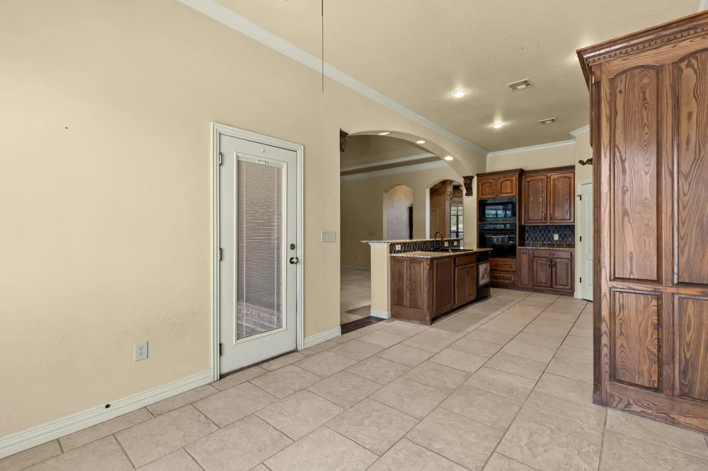 610 Vanishing Oaks Drive Crawford, TX 76638