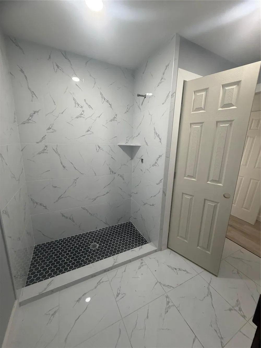 143 Hollyvale Drive Houston, TX 77060