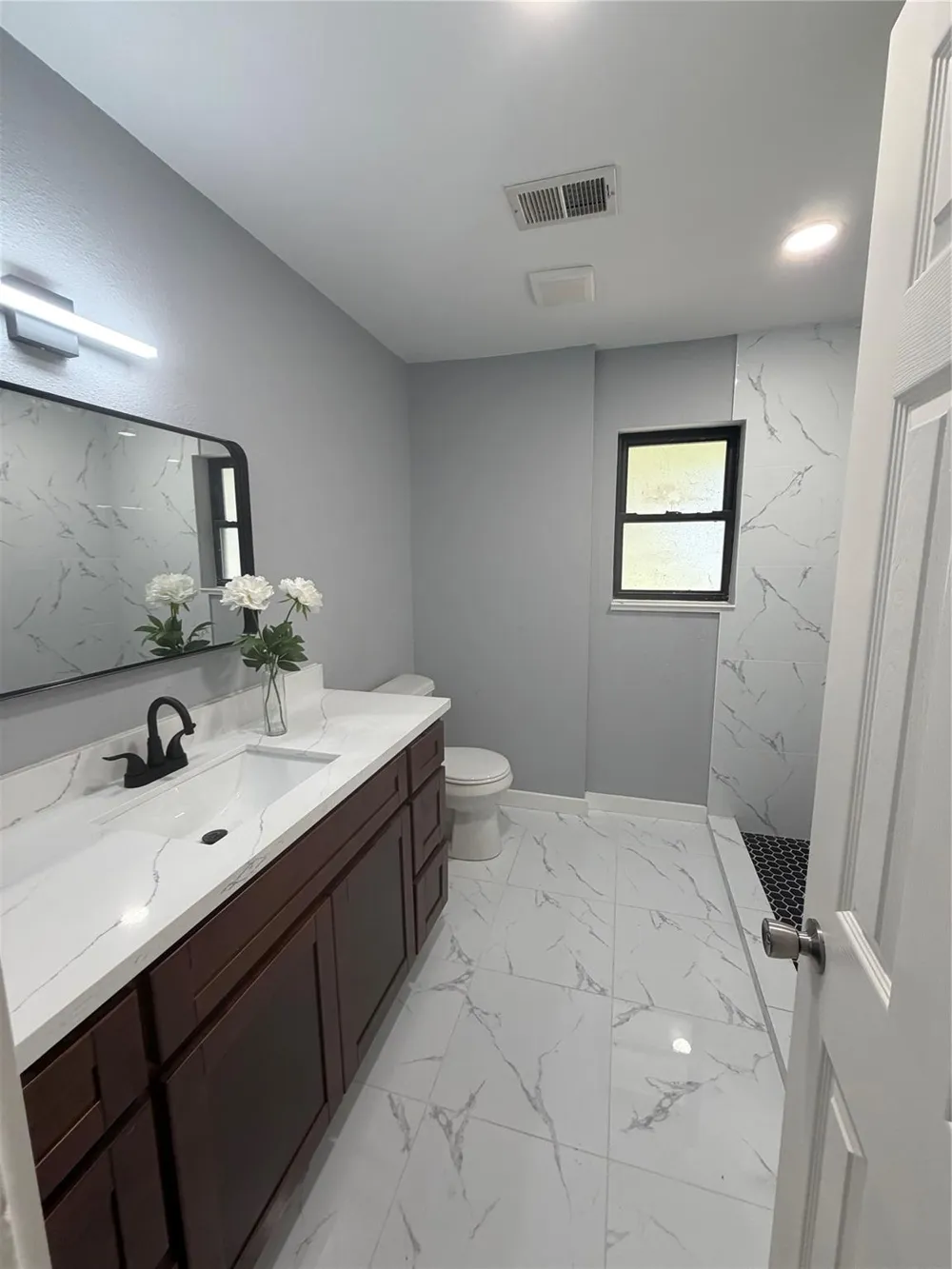 143 Hollyvale Drive Houston, TX 77060