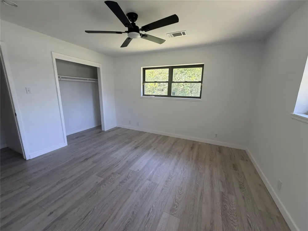 143 Hollyvale Drive Houston, TX 77060