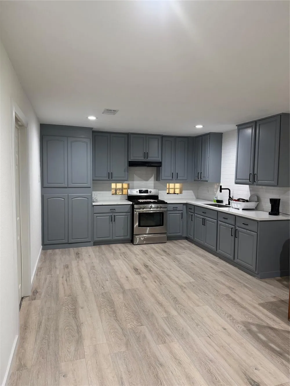 143 Hollyvale Drive Houston, TX 77060