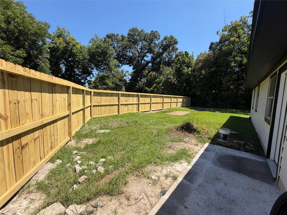 143 Hollyvale Drive Houston, TX 77060