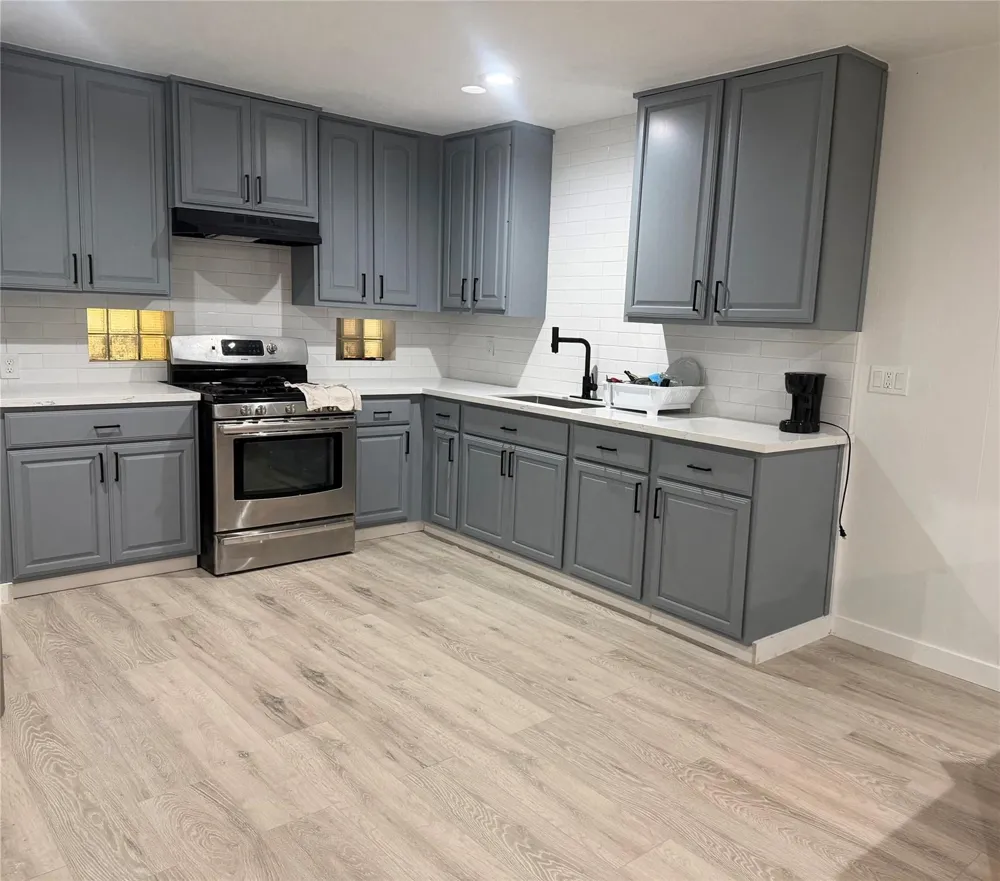 143 Hollyvale Drive Houston, TX 77060