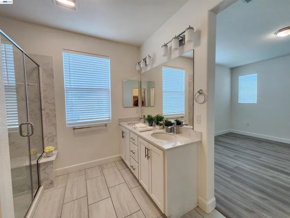 417 Mystic Ln Pittsburg, CA 94565