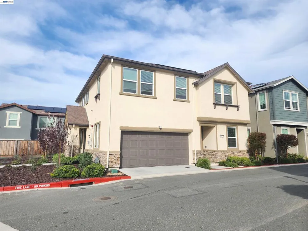 417 Mystic Ln Pittsburg, CA 94565