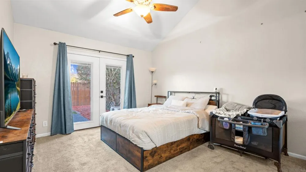 422 Devonshire Gln Escondido, CA 92027