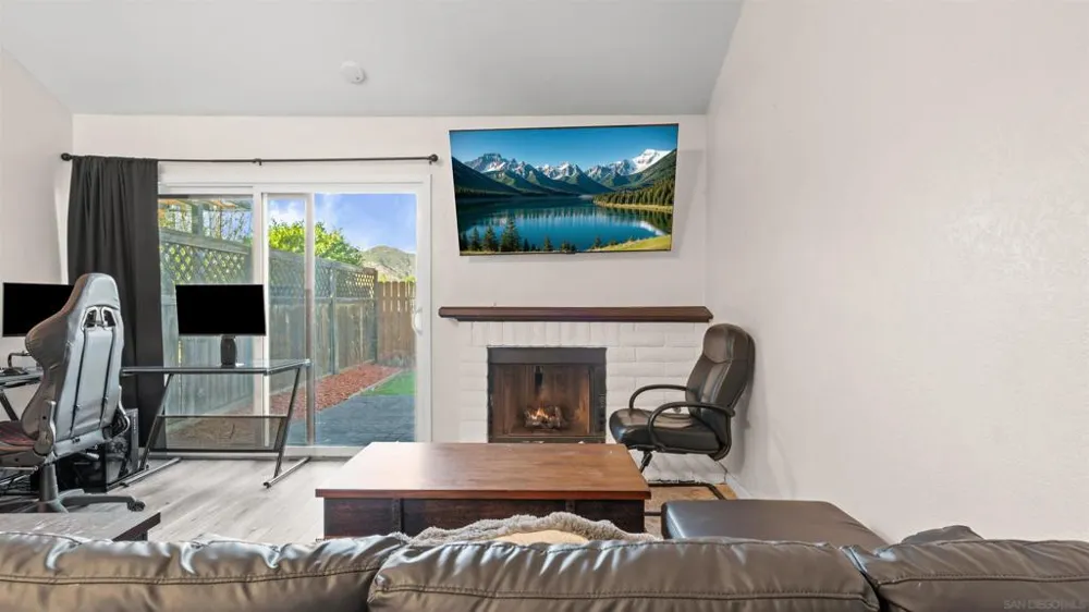 422 Devonshire Gln Escondido, CA 92027