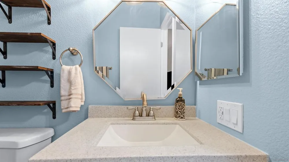 422 Devonshire Gln Escondido, CA 92027